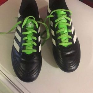 ADIDAS CLEATS KIDS SIZE 5 1/2